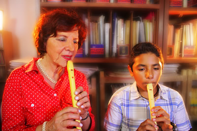 Aprenda a tocar la Flauta Dulce con la profesora Mercedes Guevara